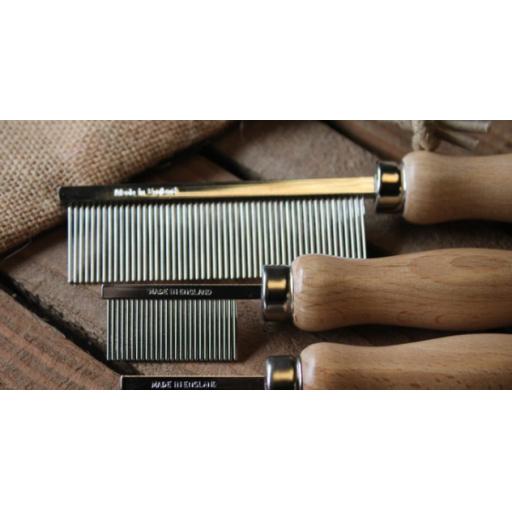 Smart grooming Quarter Mark Comb Hunter